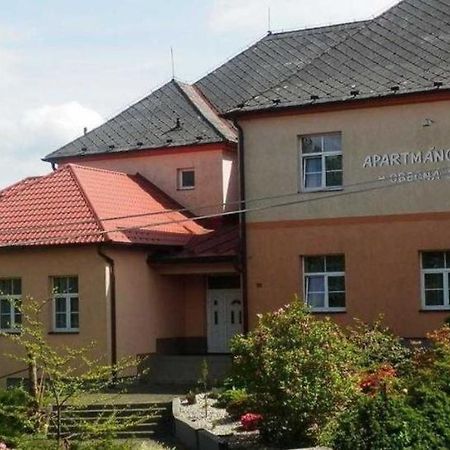 Apartmanovy Dum Obecna Skola Svetlik Екстер'єр фото