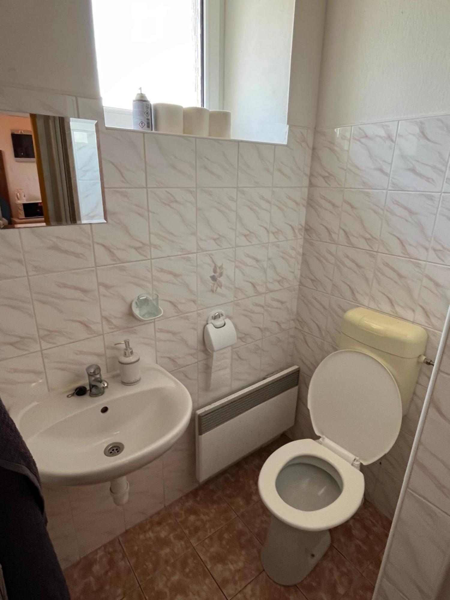 Apartmanovy Dum Obecna Skola Svetlik Екстер'єр фото