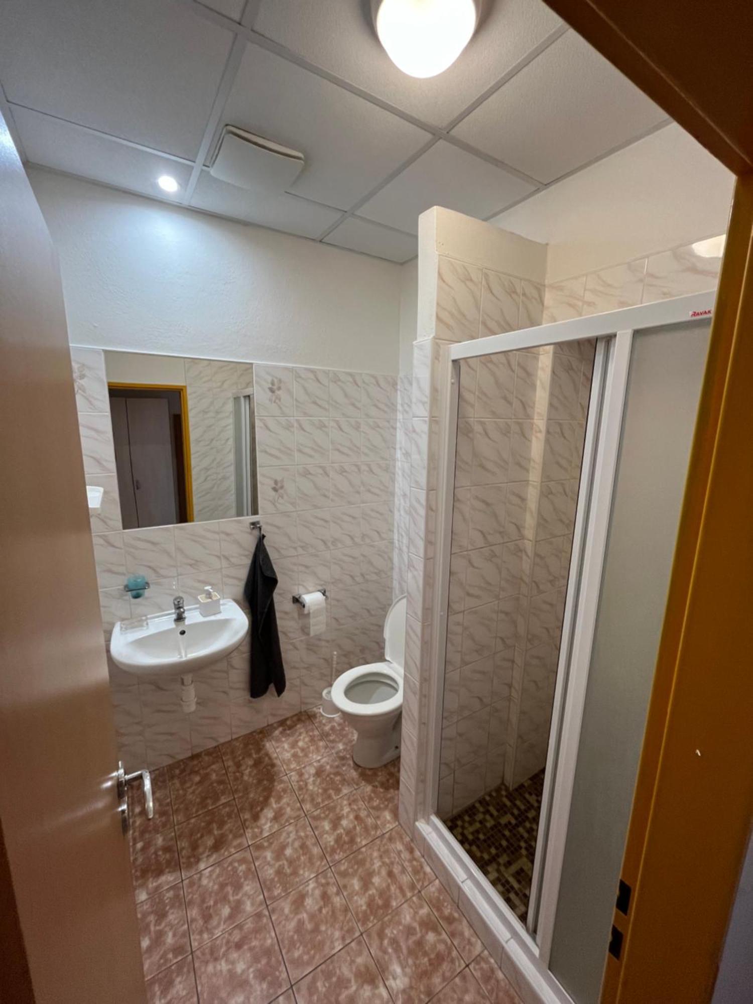 Apartmanovy Dum Obecna Skola Svetlik Екстер'єр фото