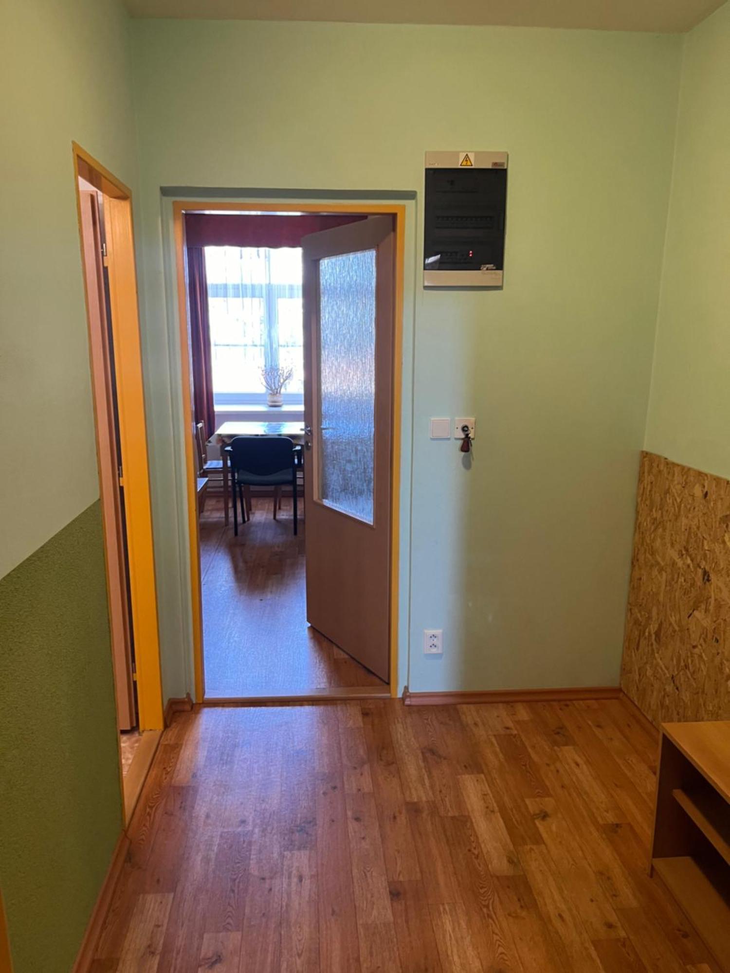 Apartmanovy Dum Obecna Skola Svetlik Екстер'єр фото