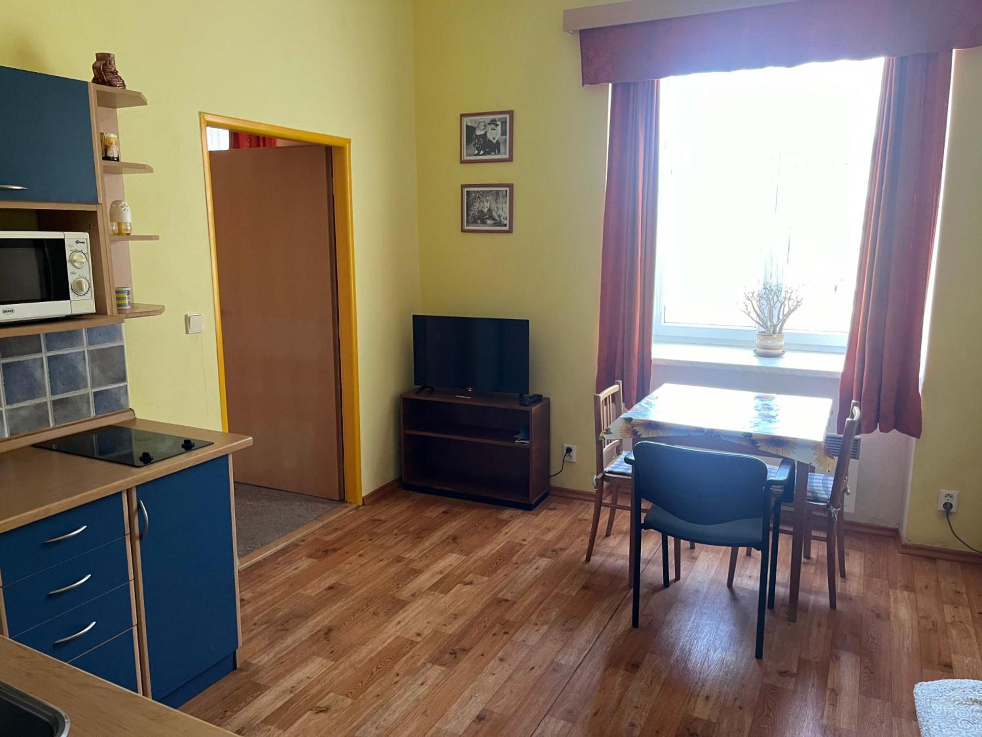 Apartmanovy Dum Obecna Skola Svetlik Екстер'єр фото