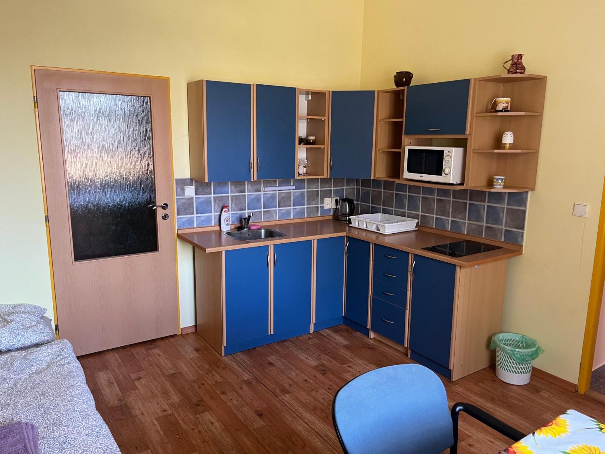 Apartmanovy Dum Obecna Skola Svetlik Екстер'єр фото